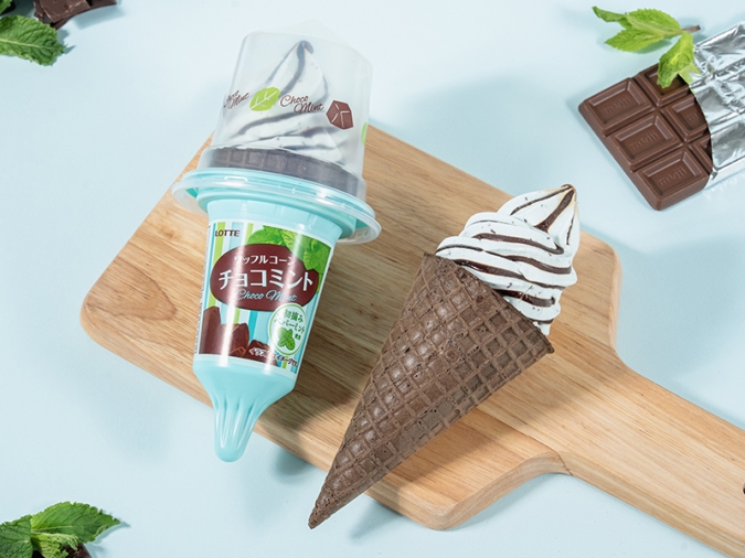 ファミリーマート「ワッフルコーンチョコミント」