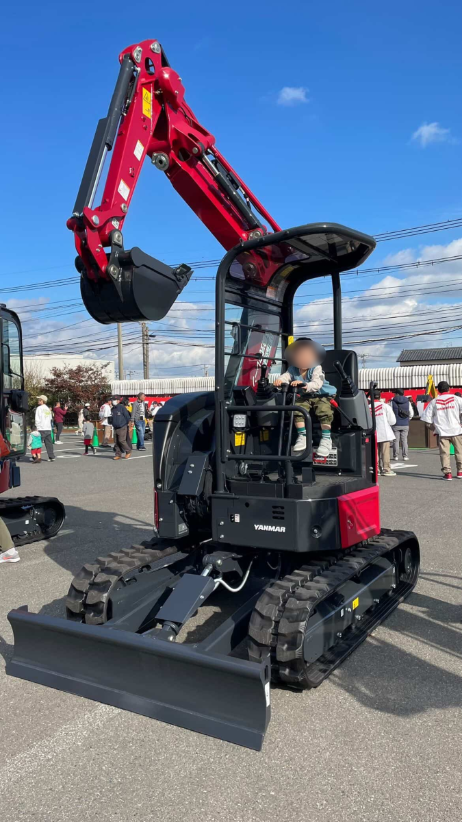 はたらくくるま in 鳥栖プレミアム・アウトレット ショベルカー