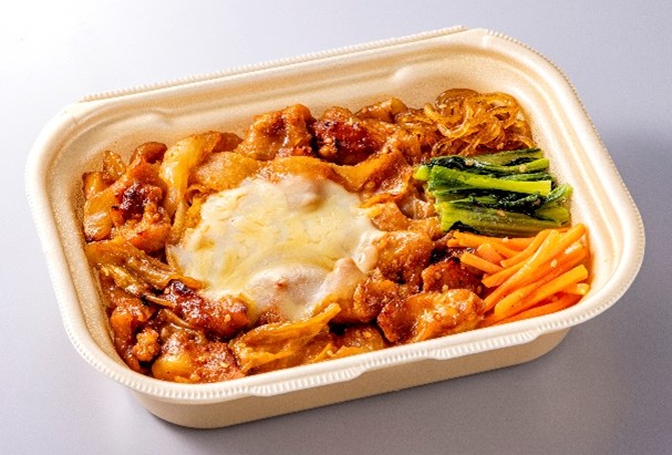 セブン-イレブン『マシッソ！韓国イチ推しグルメ』フェア／旅するCAFÉ BOX 旨辛チーズタッカルビ