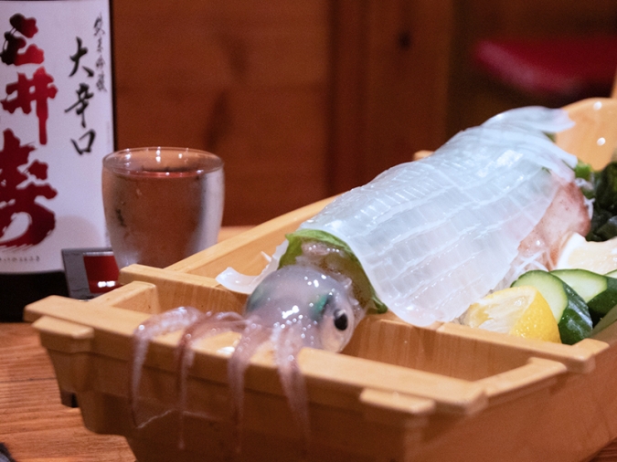 イカ　活き造り　博多　居酒屋　笑門