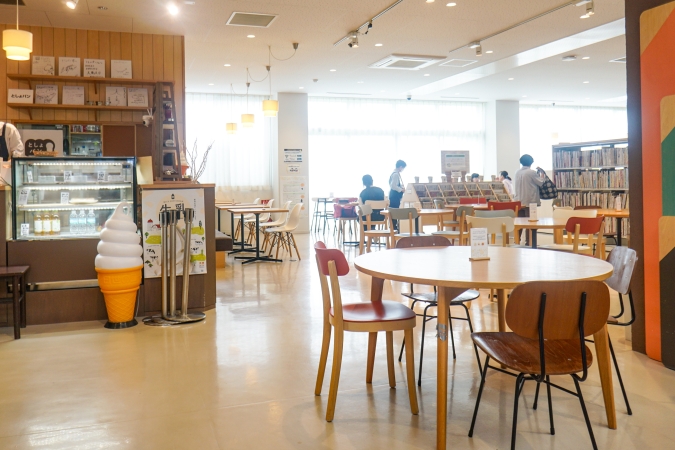 ふくちのち　としょパン　　イートインスペース