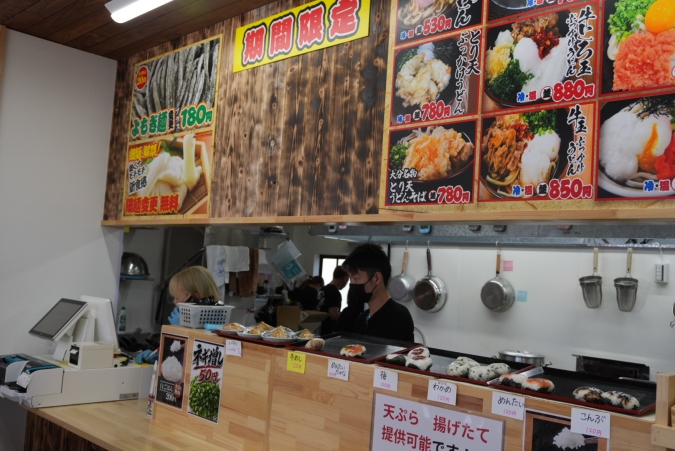 肉うどんいのうえ　八幡西店　店内