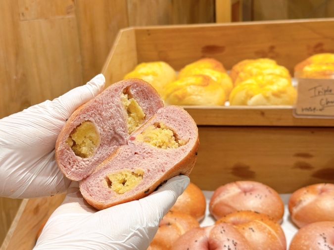 AREUM BAGEL　さつまいもの断面