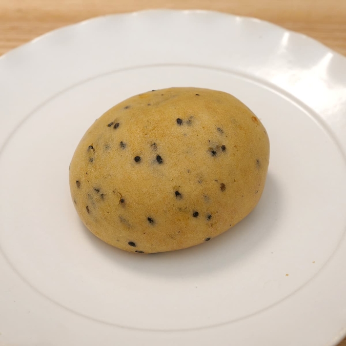 コストコ／もちもち黒ゴマロール