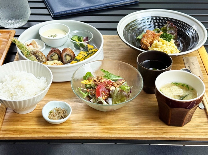 ぶどうのたね　坂の下　カフェ　ランチ