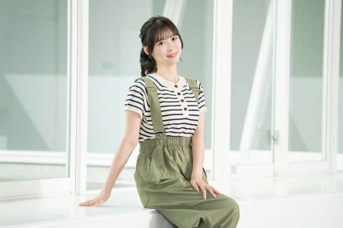 生田衣梨奈さん　インタビュー　私の推しごと　座り