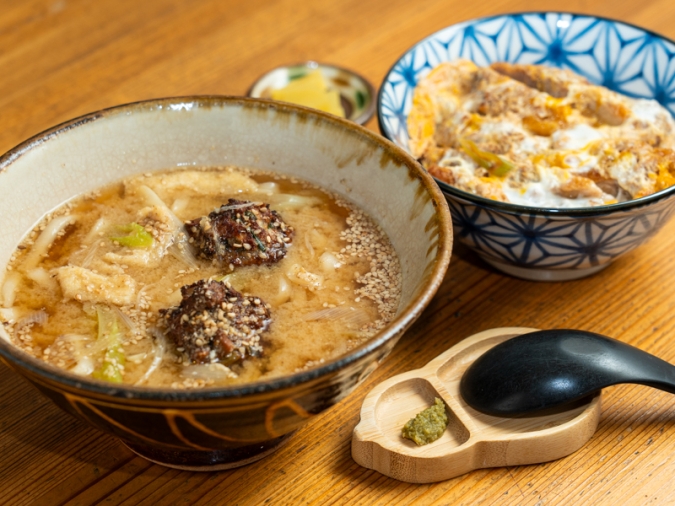 『うどん杵むら（きむら）』ごま味噌うどんとミニかつ丼