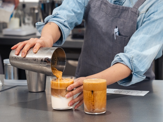 ブルーボトルコーヒー 博多カフェ バニラビーン シェケラート
