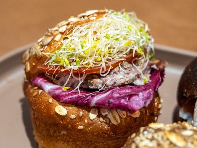 dacō／I'm donut？博多駅前 ダコーバーガー