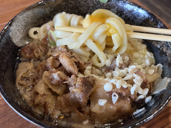 鬼盛りうどんたけちゃん　肉うどん