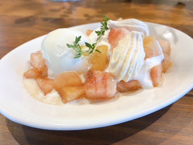 TOCOMA　桃のイートンメス