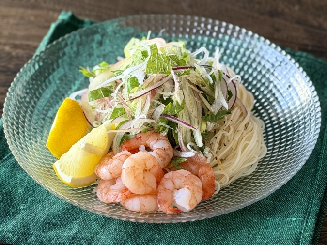 たっぷり薬味のナンプラーそうめん