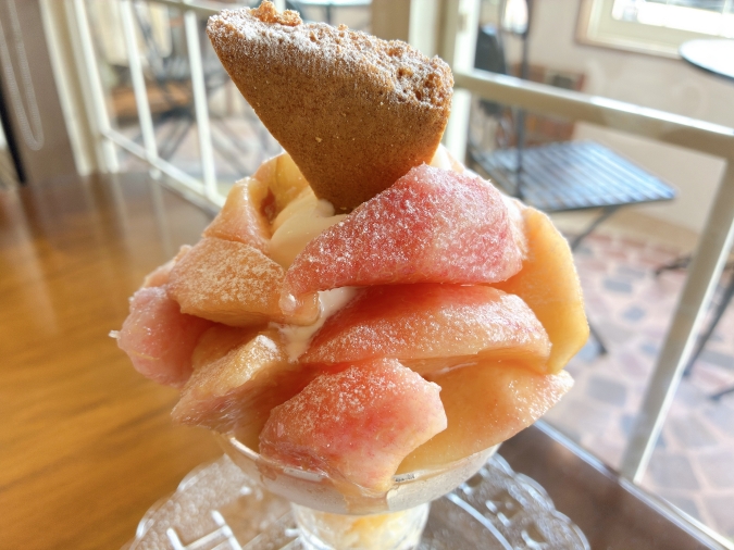 あさぎ家　ももパフェ