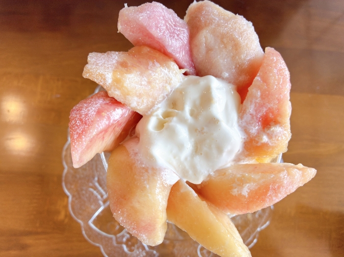 あさぎ家　ももパフェ