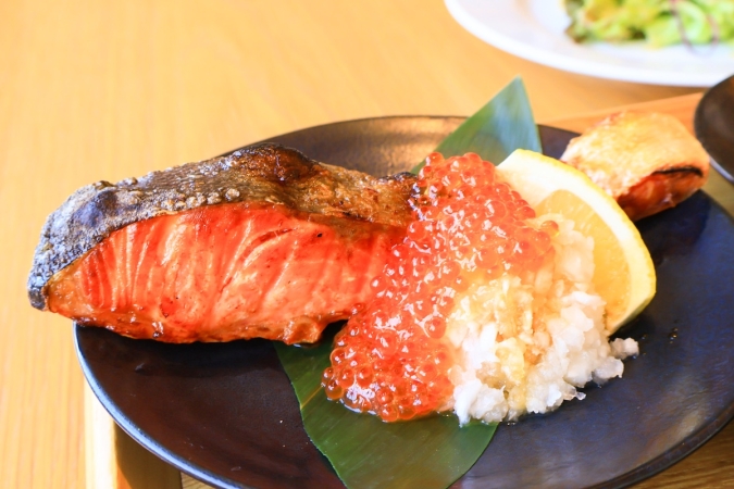 FUKU CAFE　鮭といくら