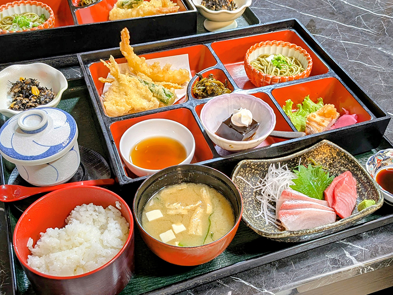 海鮮料理店「末広」末広定食