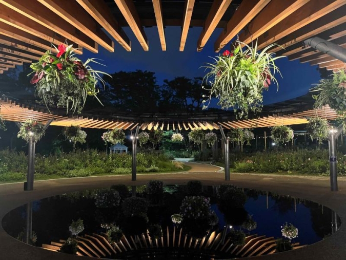 夜の動植物園2026／植物園エントランスガーデンのライトアップ