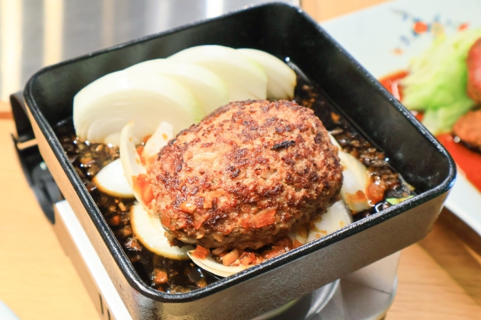 赤坂明徳　ハンバーグ