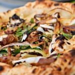 明治公園『400℃ PIZZA Piu Hakata  ヨンヒャクド ピッツァ ピウ ハカタ』博多店限定ピザ