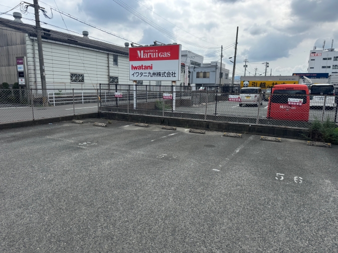 いちむじん 榎田本店駐車場