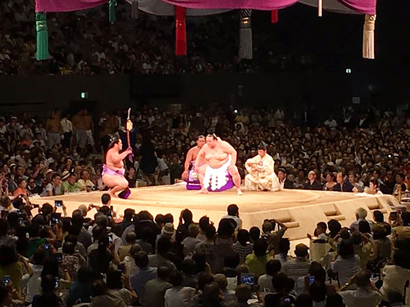 相撲記事　横綱土俵入り