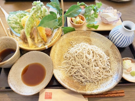 お蕎麦の丈二　野菜天ざるそば