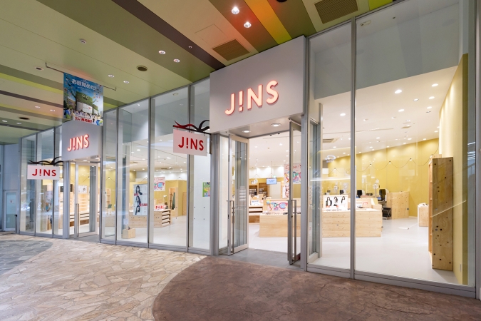 キャナルシティ博多イーストビル　JINS