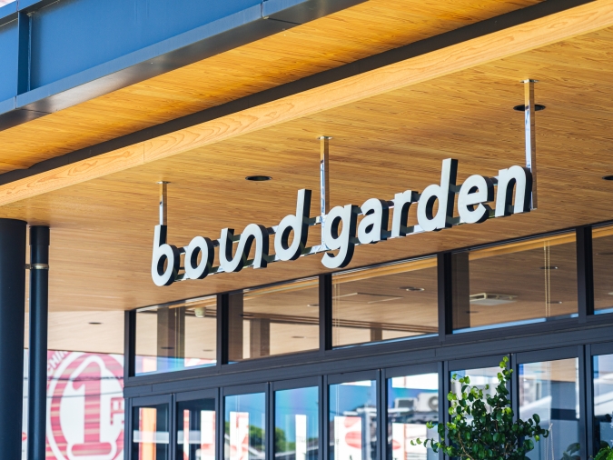 bound garden サイン