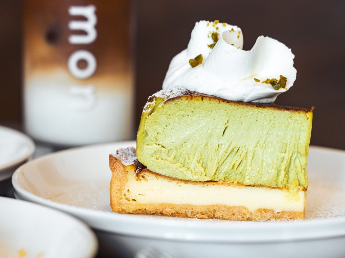 CHEESECAKE Lemon ピスタチオのバスクチーズタルト