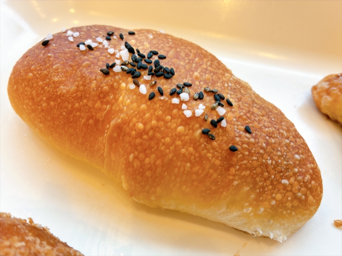 ベッカー　塩バターあんぱん
