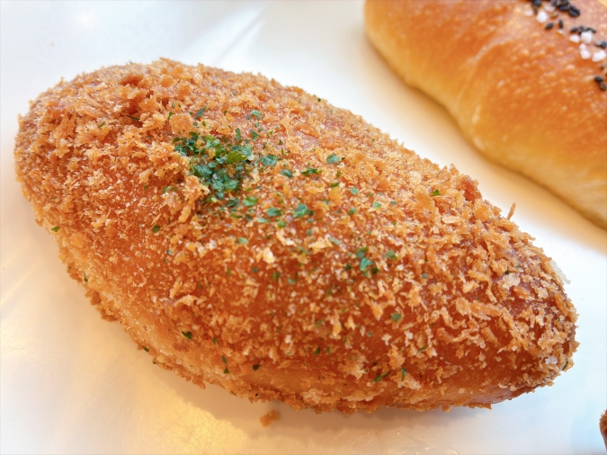 ベッカー　コク旨カレーパン