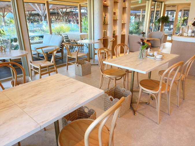 バンビーナ　店内イートインスペース