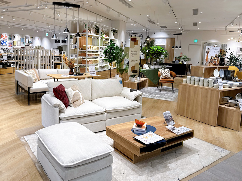 LOWYA キャナルシティ博多店　店内