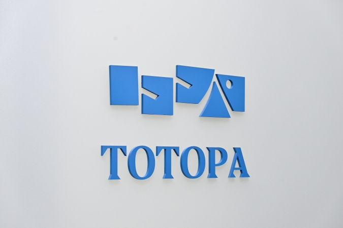 トトパ博多駅前店 ロゴ