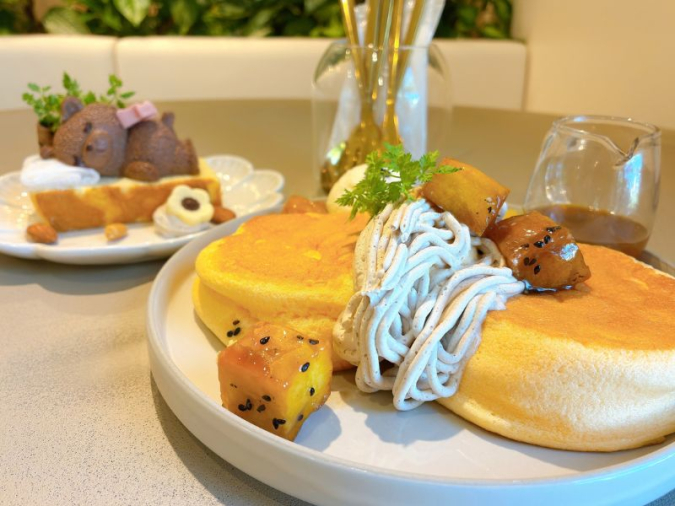 カフェバンビーナ　パンケーキとくまムース