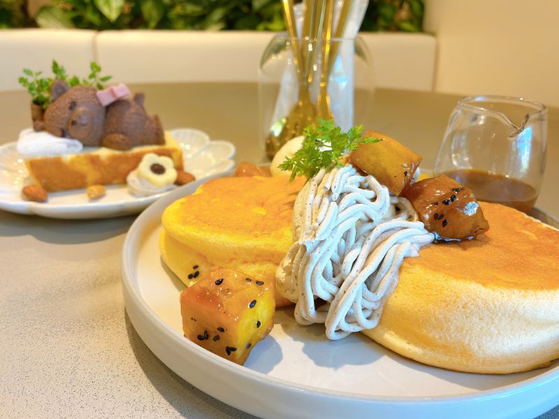 カフェバンビーナ　パンケーキとくまムース