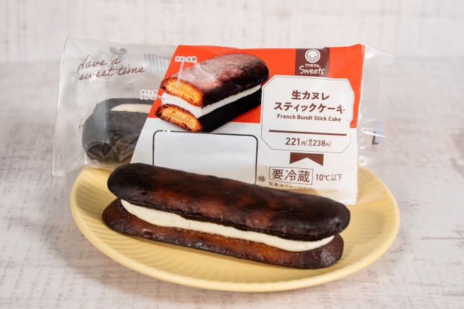 ファミリーマート「生カヌレスティックケーキ」