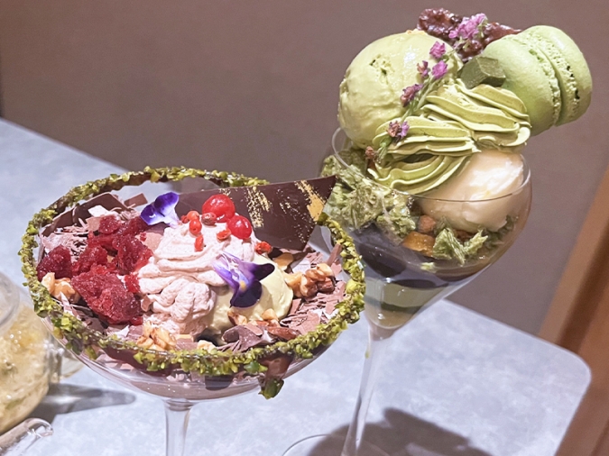 夜パフェBAR &VIGO 福岡西新店／パフェ2種